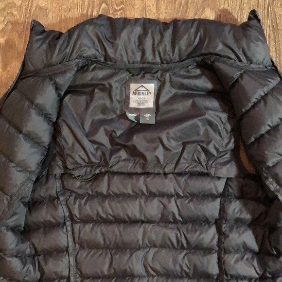 McKinley Warella Puffer Vest - Picture 13 of 16